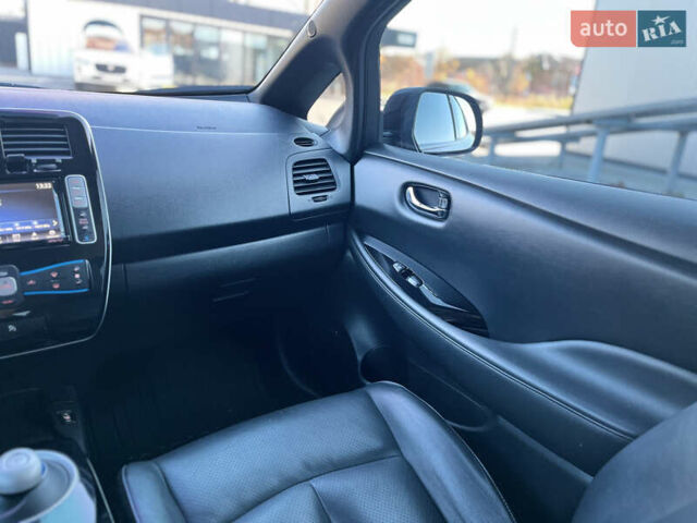 Чорний Ніссан Ліф, об'ємом двигуна 0 л та пробігом 164 тис. км за 8500 $, фото 34 на Automoto.ua