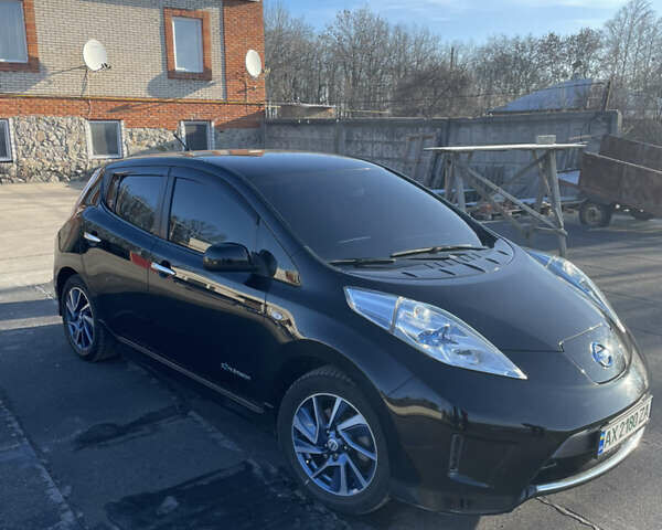 Черный Ниссан Лиф, объемом двигателя 0 л и пробегом 103 тыс. км за 9800 $, фото 4 на Automoto.ua