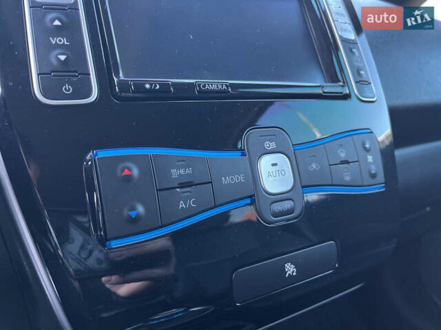 Чорний Ніссан Ліф, об'ємом двигуна 0 л та пробігом 164 тис. км за 8500 $, фото 57 на Automoto.ua