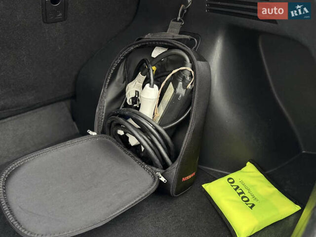 Черный Ниссан Лиф, объемом двигателя 0 л и пробегом 100 тыс. км за 6700 $, фото 10 на Automoto.ua