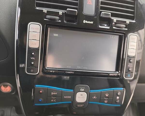 Чорний Ніссан Ліф, об'ємом двигуна 0 л та пробігом 120 тис. км за 6499 $, фото 41 на Automoto.ua