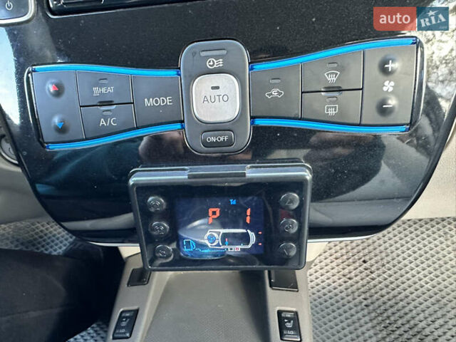 Чорний Ніссан Ліф, об'ємом двигуна 0 л та пробігом 96 тис. км за 6500 $, фото 14 на Automoto.ua