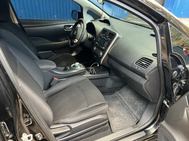 Черный Ниссан Лиф, объемом двигателя 0 л и пробегом 130 тыс. км за 5650 $, фото 2 на Automoto.ua