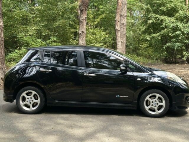 Черный Ниссан Лиф, объемом двигателя 0 л и пробегом 103 тыс. км за 5500 $, фото 2 на Automoto.ua