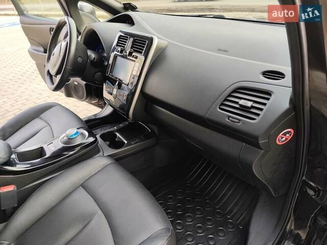 Чорний Ніссан Ліф, об'ємом двигуна 0 л та пробігом 120 тис. км за 6499 $, фото 62 на Automoto.ua