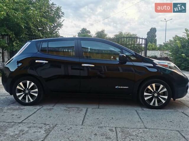 Черный Ниссан Лиф, объемом двигателя 0 л и пробегом 63 тыс. км за 8200 $, фото 11 на Automoto.ua