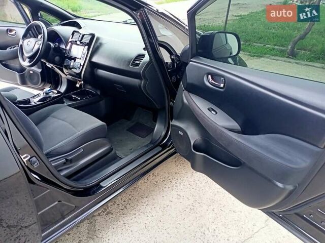 Чорний Ніссан Ліф, об'ємом двигуна 0 л та пробігом 70 тис. км за 7500 $, фото 69 на Automoto.ua