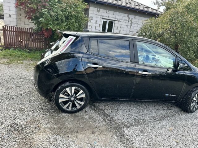 Чорний Ніссан Ліф, об'ємом двигуна 0 л та пробігом 96 тис. км за 6500 $, фото 4 на Automoto.ua