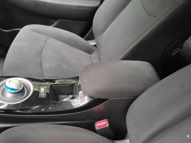 Черный Ниссан Лиф, объемом двигателя 0 л и пробегом 134 тыс. км за 6500 $, фото 21 на Automoto.ua