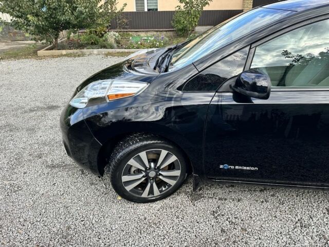 Чорний Ніссан Ліф, об'ємом двигуна 0 л та пробігом 96 тис. км за 6500 $, фото 1 на Automoto.ua