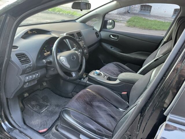 Чорний Ніссан Ліф, об'ємом двигуна 0 л та пробігом 178 тис. км за 5999 $, фото 4 на Automoto.ua