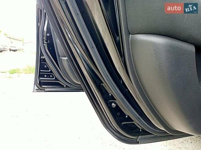 Чорний Ніссан Ліф, об'ємом двигуна 0 л та пробігом 70 тис. км за 7500 $, фото 62 на Automoto.ua