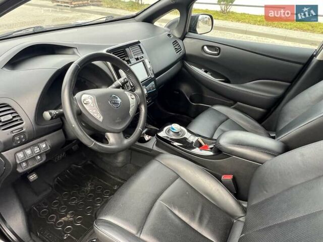 Черный Ниссан Лиф, объемом двигателя 0 л и пробегом 128 тыс. км за 6850 $, фото 21 на Automoto.ua