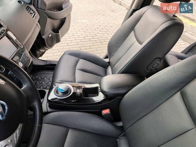 Чорний Ніссан Ліф, об'ємом двигуна 0 л та пробігом 120 тис. км за 6499 $, фото 30 на Automoto.ua