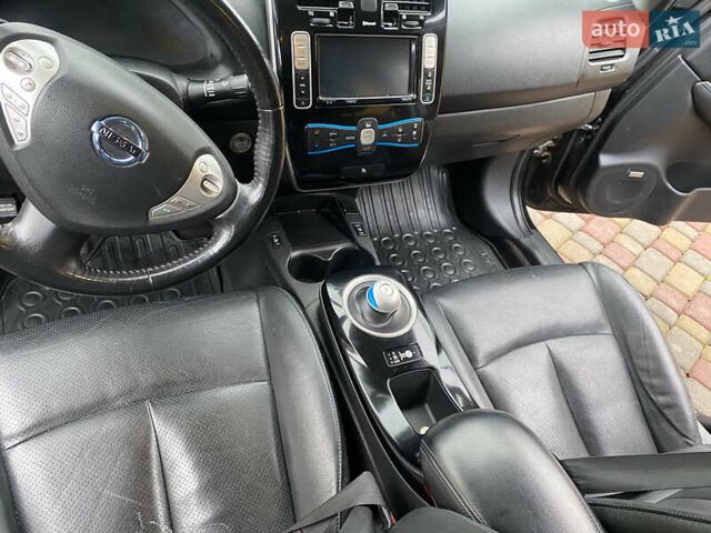 Черный Ниссан Лиф, объемом двигателя 0 л и пробегом 124 тыс. км за 7200 $, фото 9 на Automoto.ua