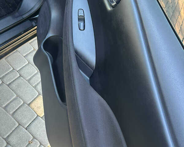 Черный Ниссан Лиф, объемом двигателя 0 л и пробегом 100 тыс. км за 7000 $, фото 17 на Automoto.ua