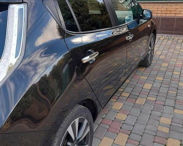 Чорний Ніссан Ліф, об'ємом двигуна 0 л та пробігом 137 тис. км за 8600 $, фото 5 на Automoto.ua