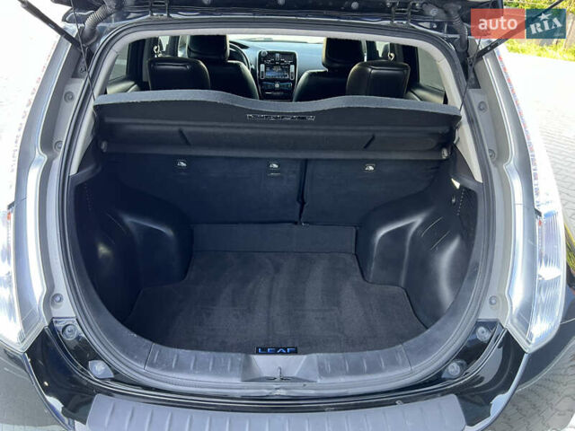 Чорний Ніссан Ліф, об'ємом двигуна 0 л та пробігом 94 тис. км за 6500 $, фото 6 на Automoto.ua