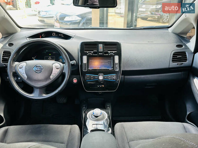 Черный Ниссан Лиф, объемом двигателя 0 л и пробегом 107 тыс. км за 8700 $, фото 29 на Automoto.ua