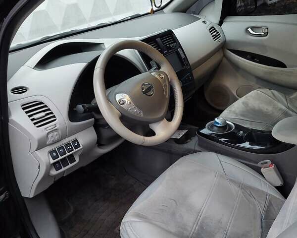 Черный Ниссан Лиф, объемом двигателя 0 л и пробегом 113 тыс. км за 9800 $, фото 1 на Automoto.ua