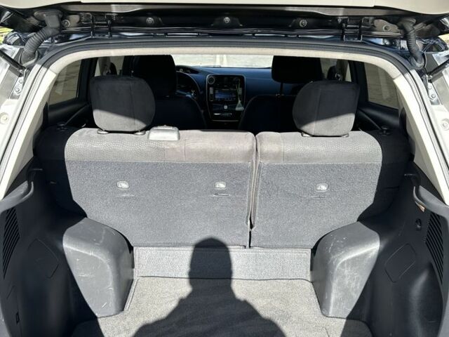 Черный Ниссан Лиф, объемом двигателя 0 л и пробегом 107 тыс. км за 7500 $, фото 7 на Automoto.ua