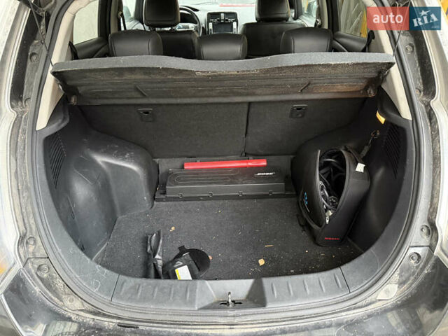 Черный Ниссан Лиф, объемом двигателя 0 л и пробегом 172 тыс. км за 7590 $, фото 8 на Automoto.ua