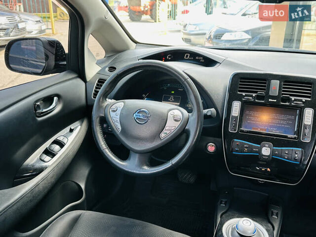 Черный Ниссан Лиф, объемом двигателя 0 л и пробегом 107 тыс. км за 8700 $, фото 30 на Automoto.ua