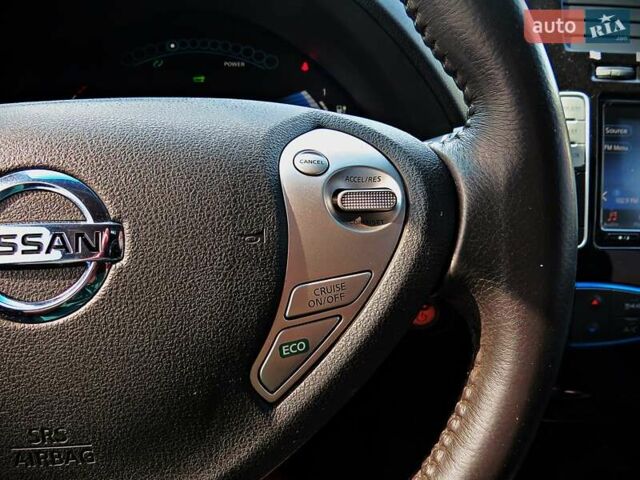 Черный Ниссан Лиф, объемом двигателя 0 л и пробегом 92 тыс. км за 9999 $, фото 16 на Automoto.ua