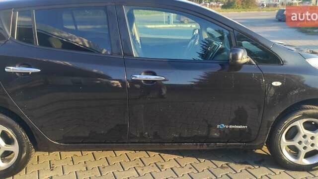 Черный Ниссан Лиф, объемом двигателя 0 л и пробегом 133 тыс. км за 6500 $, фото 3 на Automoto.ua