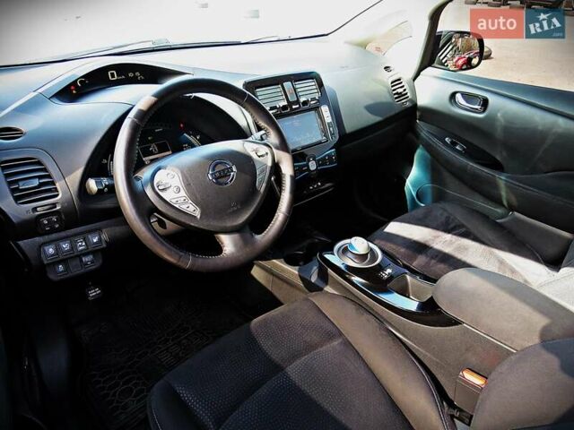 Черный Ниссан Лиф, объемом двигателя 0 л и пробегом 92 тыс. км за 9999 $, фото 5 на Automoto.ua