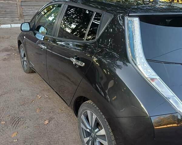 Черный Ниссан Лиф, объемом двигателя 0 л и пробегом 89 тыс. км за 8150 $, фото 16 на Automoto.ua