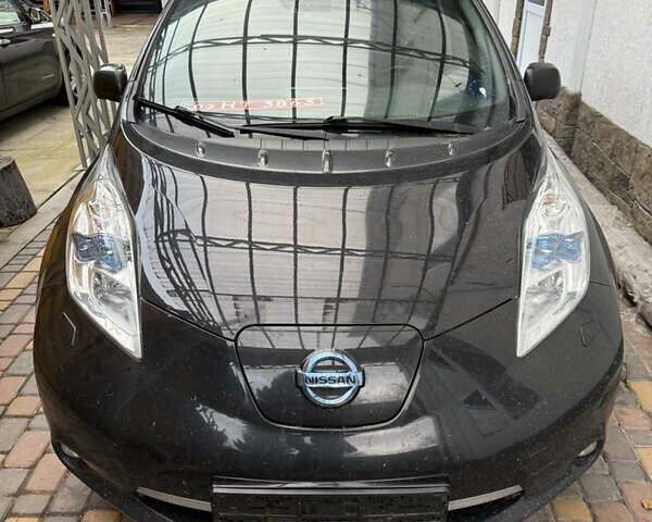 Черный Ниссан Лиф, объемом двигателя 0 л и пробегом 172 тыс. км за 7590 $, фото 2 на Automoto.ua