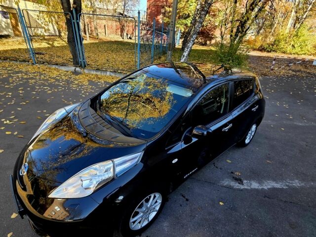 Черный Ниссан Лиф, объемом двигателя 0 л и пробегом 137 тыс. км за 7500 $, фото 10 на Automoto.ua