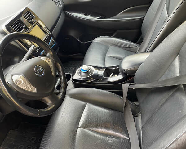 Черный Ниссан Лиф, объемом двигателя 0 л и пробегом 124 тыс. км за 7200 $, фото 8 на Automoto.ua