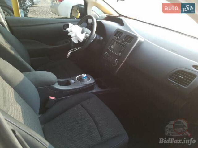 Черный Ниссан Лиф, объемом двигателя 0 л и пробегом 99 тыс. км за 7999 $, фото 7 на Automoto.ua