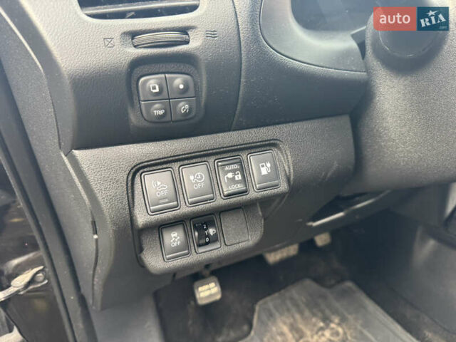 Черный Ниссан Лиф, объемом двигателя 0 л и пробегом 161 тыс. км за 7111 $, фото 20 на Automoto.ua