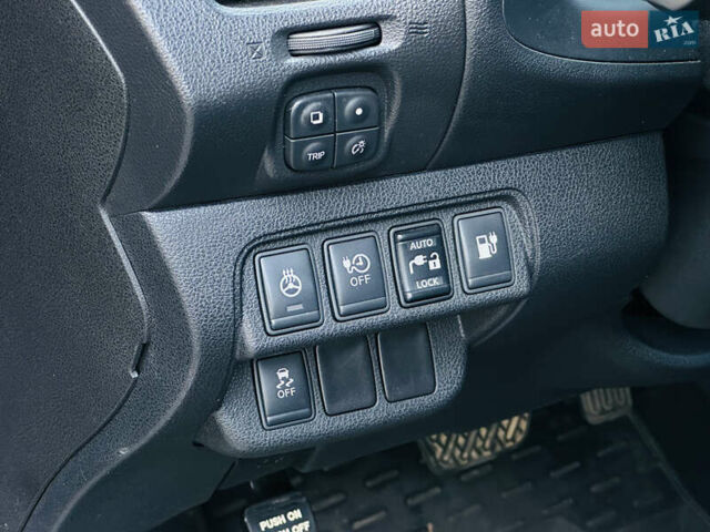 Черный Ниссан Лиф, объемом двигателя 0 л и пробегом 107 тыс. км за 8700 $, фото 18 на Automoto.ua