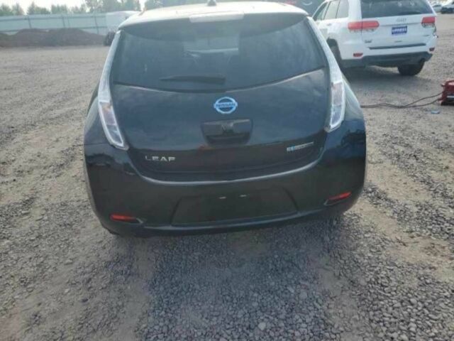 Чорний Ніссан Ліф, об'ємом двигуна 0 л та пробігом 108 тис. км за 4870 $, фото 14 на Automoto.ua