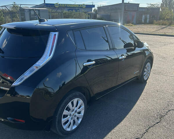 Черный Ниссан Лиф, объемом двигателя 0 л и пробегом 100 тыс. км за 7000 $, фото 4 на Automoto.ua