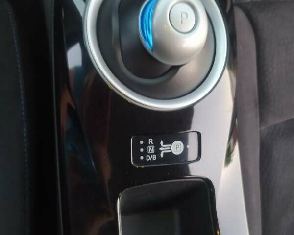 Черный Ниссан Лиф, объемом двигателя 0 л и пробегом 153 тыс. км за 8700 $, фото 4 на Automoto.ua