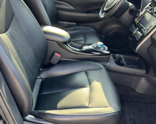 Чорний Ніссан Ліф, об'ємом двигуна 0 л та пробігом 94 тис. км за 6500 $, фото 9 на Automoto.ua