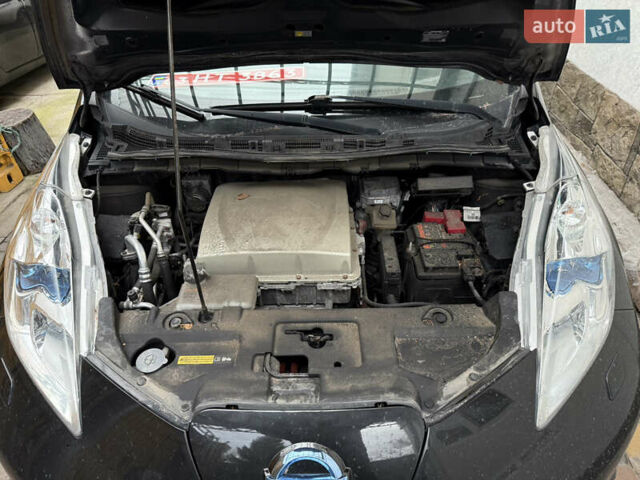 Черный Ниссан Лиф, объемом двигателя 0 л и пробегом 172 тыс. км за 7590 $, фото 37 на Automoto.ua