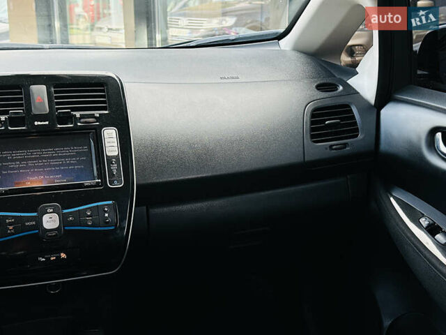 Черный Ниссан Лиф, объемом двигателя 0 л и пробегом 107 тыс. км за 8700 $, фото 39 на Automoto.ua