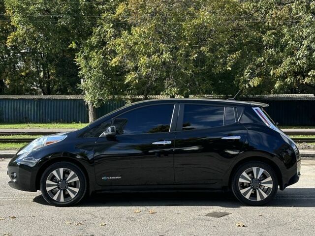 Черный Ниссан Лиф, объемом двигателя 0 л и пробегом 107 тыс. км за 7500 $, фото 3 на Automoto.ua