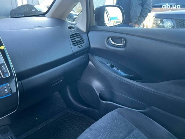 Черный Ниссан Лиф, объемом двигателя 0 л и пробегом 119 тыс. км за 7990 $, фото 33 на Automoto.ua