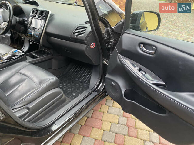 Черный Ниссан Лиф, объемом двигателя 0 л и пробегом 124 тыс. км за 7200 $, фото 10 на Automoto.ua