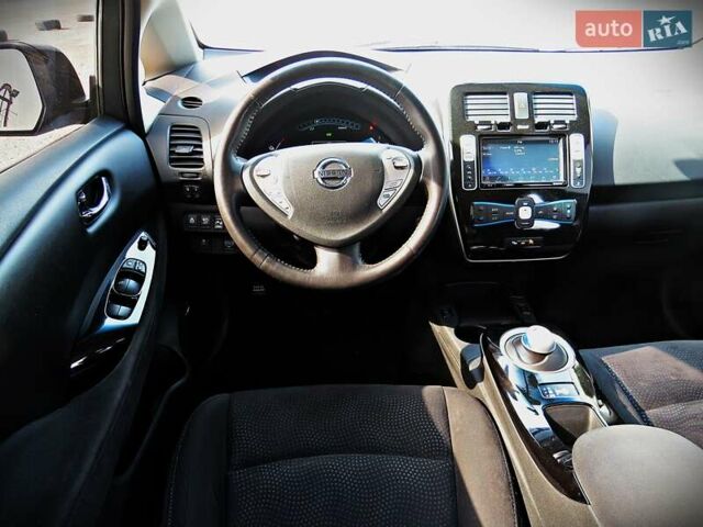 Черный Ниссан Лиф, объемом двигателя 0 л и пробегом 92 тыс. км за 9999 $, фото 20 на Automoto.ua