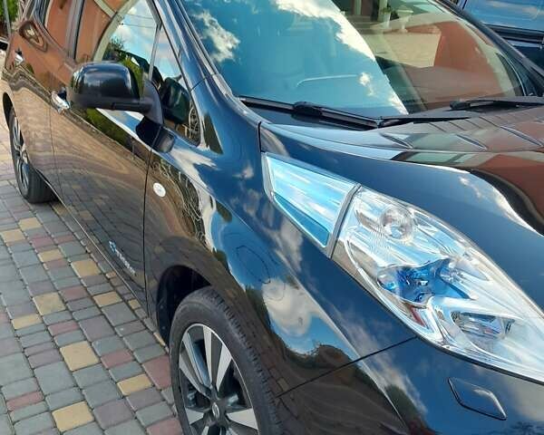 Чорний Ніссан Ліф, об'ємом двигуна 0 л та пробігом 137 тис. км за 8600 $, фото 2 на Automoto.ua