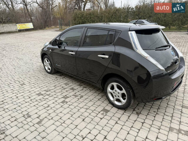 Черный Ниссан Лиф, объемом двигателя 0 л и пробегом 114 тыс. км за 6800 $, фото 13 на Automoto.ua