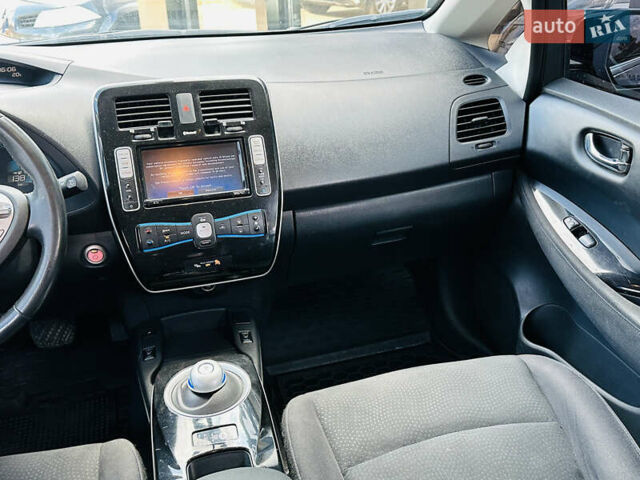 Черный Ниссан Лиф, объемом двигателя 0 л и пробегом 107 тыс. км за 8700 $, фото 31 на Automoto.ua